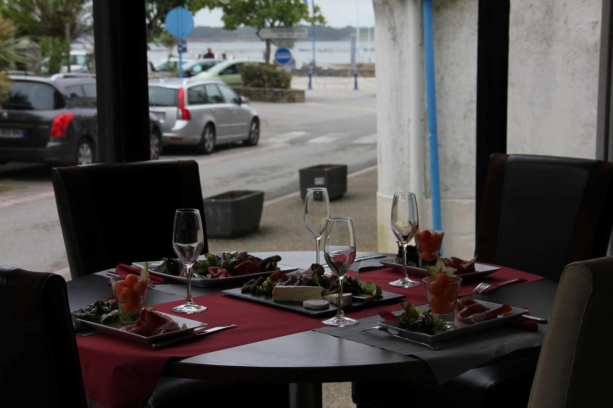 Hotel Restaurant La Voile - Le Dock'Er ลุคมาเรียเกอ ภายนอก รูปภาพ