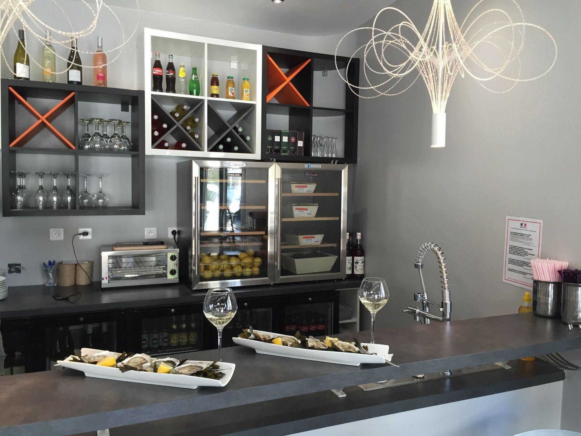 Hotel Restaurant La Voile - Le Dock'Er ลุคมาเรียเกอ ภายนอก รูปภาพ